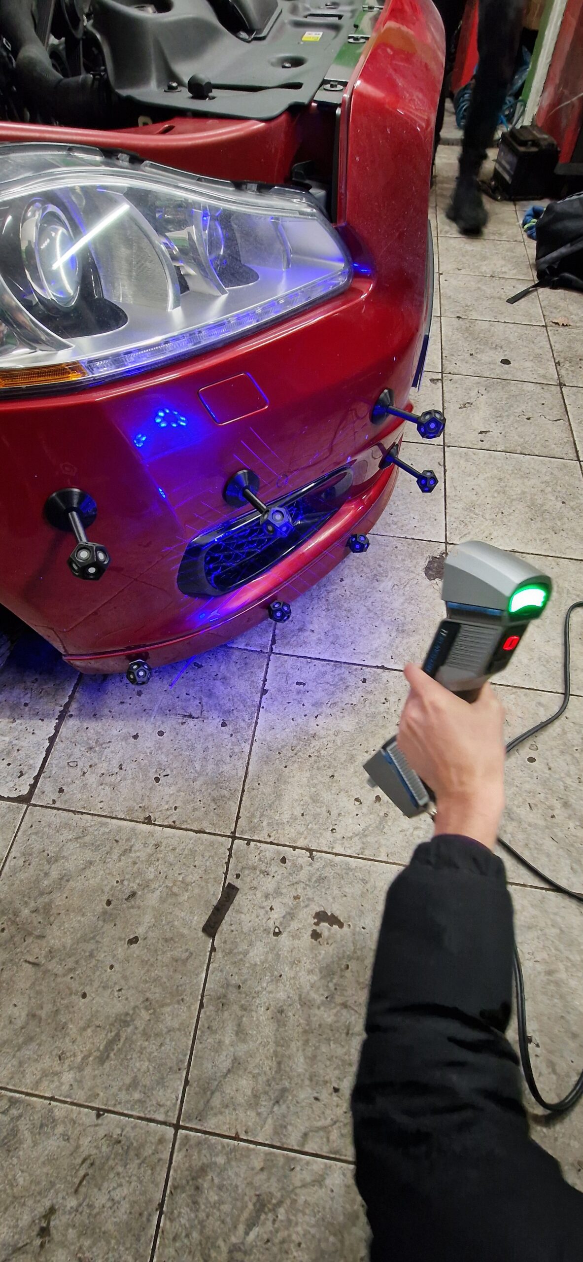 Precyzyjne skanowanie 3D — technologia laserowa i światło strukturalne